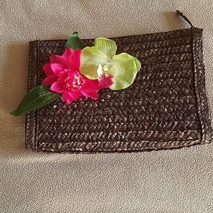 Brown natural straw purse